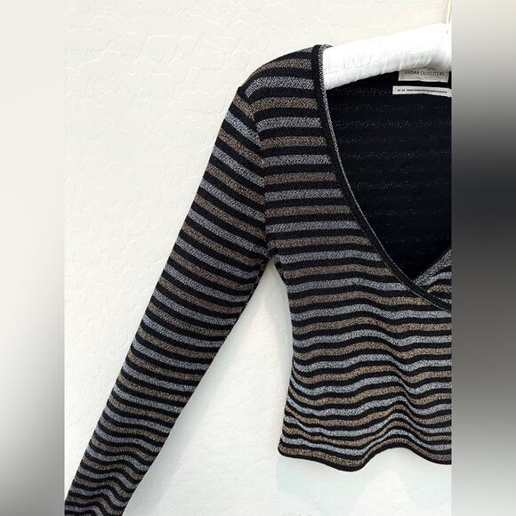 URBAN OUTFITTERS | Metallic Striped Fitted V-Neck Long Sleeve Top | Size Medium - Picture 3 of 6